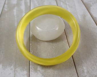 60.9mm Shiny Yellow Cats Eye Crystal Bangle Bracelet - Smooth Polish Finish Flat Inside - Bangle Bracelet Yellow Cat Eye Crystal #JEWEL#1180