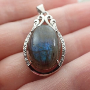 Flashy Blue Labradorite Crystal Pendant - Oval Smooth Cab - Silver Metal Pendant- 1 Inch Blue Flash Labradorite Crystal Pendant #PNDNT#1073