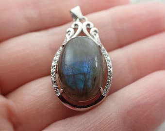 Flashy Blue Labradorite Crystal Pendant - Oval Smooth Cab - Silver Metal Pendant- 1 Inch Blue Flash Labradorite Crystal Pendant #PNDNT#1073