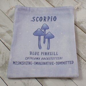 1 pezzo di sacchetto di carta dei tarocchi in tessuto di lino con fungo scorpione - sacchetto di cristallo zodiacale scorpione bianco blu - 6,75x5,5 pollici funghi scorpione #POUCH#1038