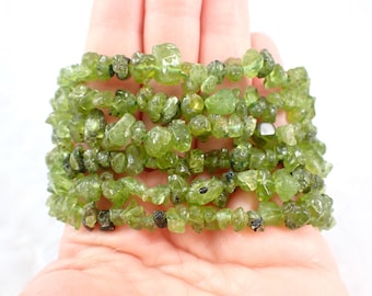 One Peridot Crystal Chip Beaded Bracelet - 5-8mm Smooth Chip Beads - Natural Green Peridot Crystal Bead Bracelet - Green Chips #BRCLT#1179