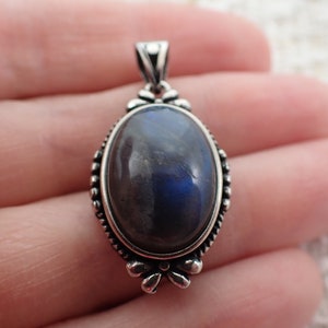 Pretty Flashy Blue Labradorite Crystal Pendant - Silver Blue Gray Oval Pendant - Natural Blue Labradorite Crystal Pendant #PNDNT#1072