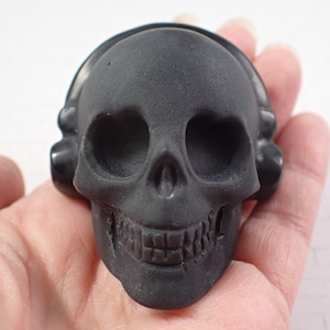 1 Piece Black Obsidian Crystal Skull Carving - Black Headphones Skull - Heart Shaped Eyes - Black Obsidian Crystal Carving Skull #SKULL#1023