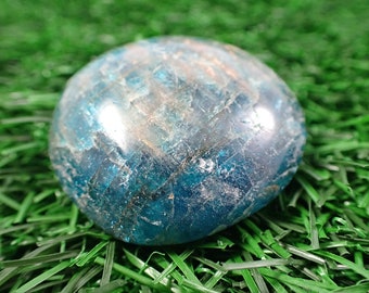 1 Piece Natural Blue Apatite Crystal Palm Stone - Little Teal Gallet - Small Blue Apatite Crystal Palmstone - 38x36x17mm Teal #PALMS#1144