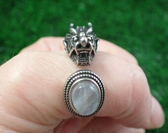 1 Piece Adjustable Labradorite Crystal Skull Ring - Silver Textured Band - Oval Labradorite Cabochon Ring - Adjustable Skull Ring RINGS#1055
