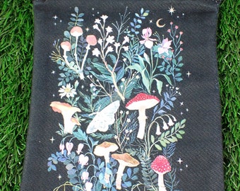 1 Piece Black Fabric Mushroom Crystal Pouch - Mushroom Flower Moon Bag - Black Green Red Print - Tarot Card Bag - 7.25x5.75 Inch #POUCH#1043