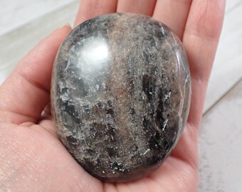 1 Piece Natural Black Moonstone Crystal Palmstone - Rainbow Flash Black Tan Gallet - 2.5 Inch Large Oval Smooth Moonstone Crystal PALMS#1167