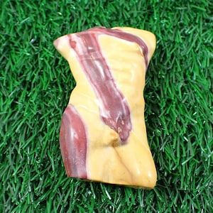 1 Piece Natural Mookaite Jasper Crystal - Fit Mans Body Carving - Yellow Gold Mustard Maroon - 77x55x32mm Mookaite Jasper Body #BDIES#1010