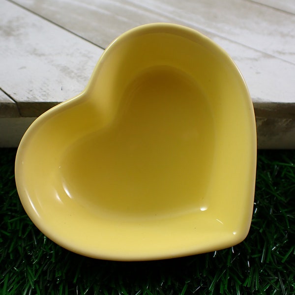 1 Piece Small Yellow Heart Shaped Glass Bowl - Smooth Bright Yellow Crystal Bowl - 3.25 Inch Heart Shaped Glass Bowl for Crystals BOWLS#1085