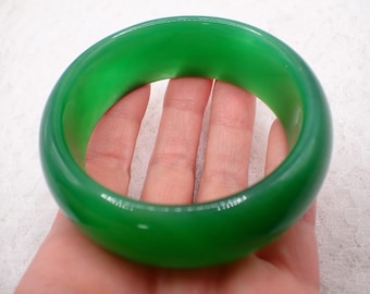 59.7mm Beautiful Bright Green Cats Eye Crystal Bangle Bracelet - Smooth Finish Flat Inside - Bangle Bracelet - Cat Eye Crystal #JEWEL#1907