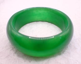 59.7mm Beautiful Bright Green Cats Eye Crystal Bangle Bracelet - Smooth Finish Flat Inside - Bangle Bracelet - Cat Eye Crystal #JEWEL#1880