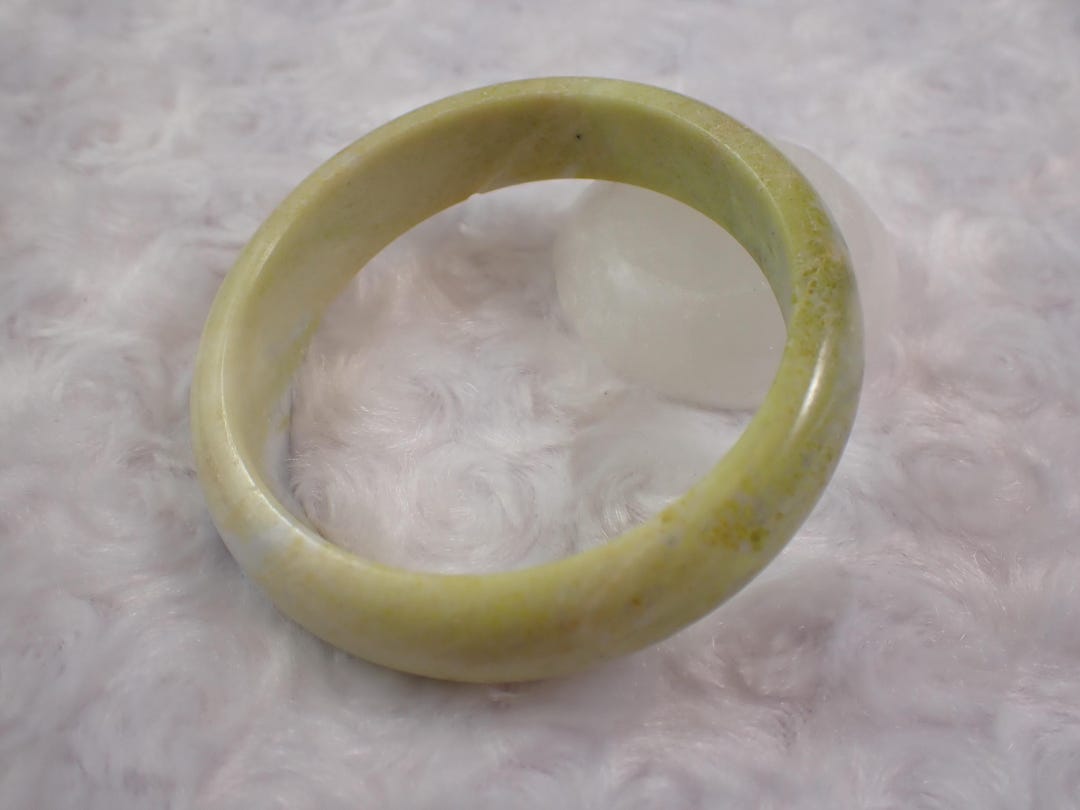 63.9mm Light Green Jade Crystal Bangle Bracelet - Smooth Polished