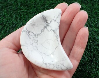1 Piece Small Crystal Moon Shaped Bowl - Howlite Crescent Moon - White Gray Mini Bowl - 63x50x28mm Small Moon Bowl - Howlite #BOWLS#1021