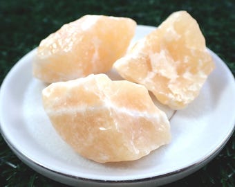 1 Piece Natural Orange Calcite Crystals - Raw Stones Glassy - Orange Yellow White - Orange Calcite Raw Crystals - 30-50mm Stones #RWSTN#1011