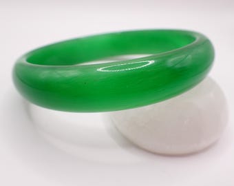 67.9mm Beautiful Bright Green Cats Eye Crystal Bangle Bracelet - Smooth Finish Flat Inside - Bangle Bracelet - Cat Eye Crystal #JEWEL#1761