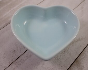 1 Piece Small Blue Heart Shaped Glass Bowl - Smooth Light Blue Crystal Bowl - 8x7.5x2.5cm Heart Shaped Glass Bowl for Crystals #BOWLS#1003