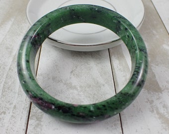 60.3mm Beautiful Ruby in Zoisite Crystal Bangle Bracelet - Green Ruby Black White - UV Reactive Smooth Polish Bangle Ruby Zoisite JEWEL#1080