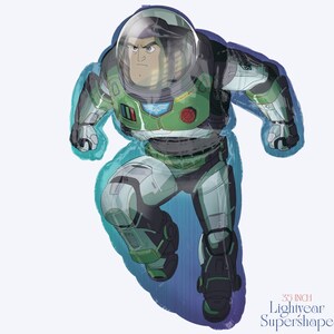 K&ouml;nnte beinhalten: Ein 35 Zoll Buzz Lightyear Supershape-Ballon. Der Ballon zeigt Buzz Lightyear in seinem Raumanzug, mit einem gr&uuml;n-wei&szlig;en Farbschema. Der Ballon befindet sich in einer Laufpose, mit einem transparenten Helm und einem entschlossenen Gesichtsausdruck.