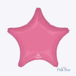 Peut inclure: Ballon rose en forme d'&eacute;toile avec une surface brillante. Le ballon a cinq pointes et le texte "18 inch Pink Star" est imprim&eacute; en bas &agrave; droite. Le ballon est de la marque Anagram.