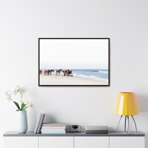 Dzikie konie z plaży Corolla – panoramiczny wydruk na płótnie – Outer Banks Photography 36″ x 24″