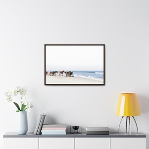 Dzikie konie z plaży Corolla – panoramiczny wydruk na płótnie – Outer Banks Photography 30″ x 20″