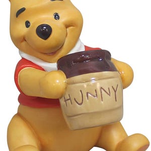 Winnie the Pooh 1996 Membership Figurine Walt Disney Classics Collection