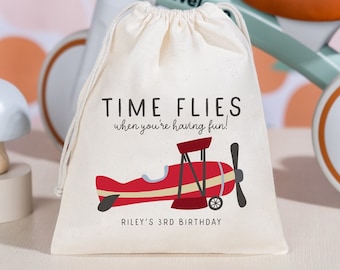 Flugzeug Geburtstag Tasche - Kinder Geburtstag Gastgeschenke - Kundenspezifische Goodie Bag - Individueller Name - Kinder Name Tasche - Kinder Party Favor - Die Zeit vergeht wie im Flug