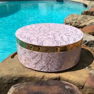 Caja de regalo redonda con tapa, hojas en relieve rosa y dorado para novias de otoño, caja de Navidad, caja de cumpleaños, caja de sombreros