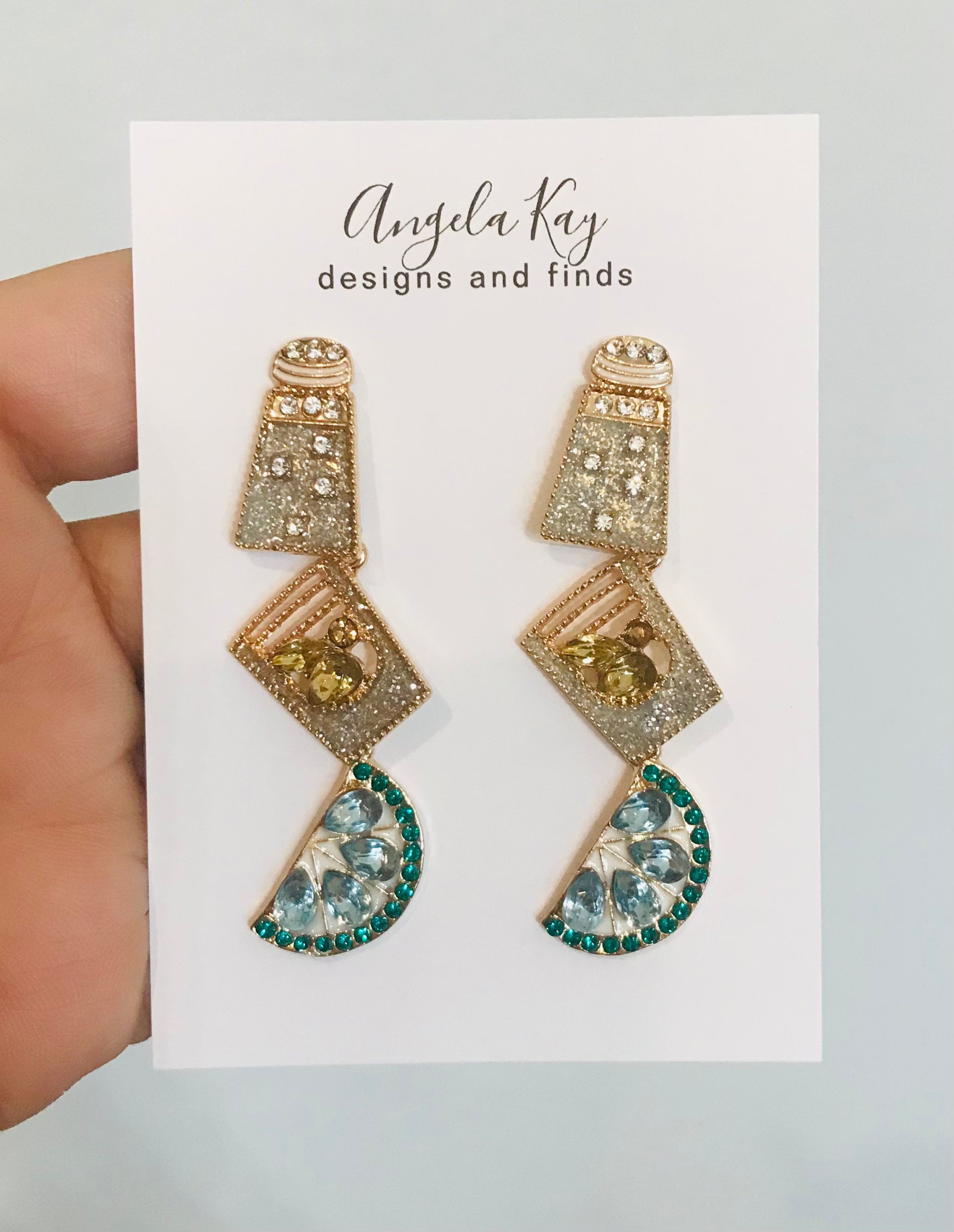 Photographer booking for 2026 weddings, image size:2069x2671