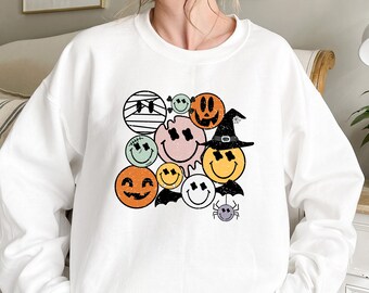 Retro Halloween Smiley Face Sweatshirt, Spooky Vibes, Vintage Ghost Shirt, Happy Groovy Halloween, Trick or Treat Shirt, Fall Gift for Women