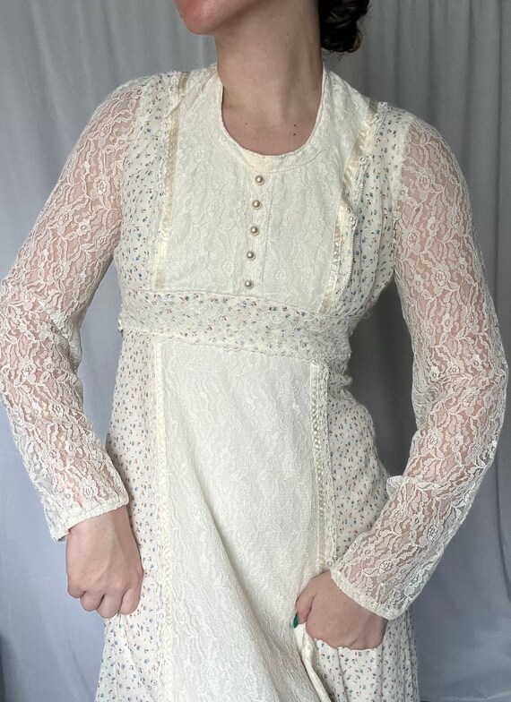 Vintage Gunne Sax Inspired Lace and Delicate Flora