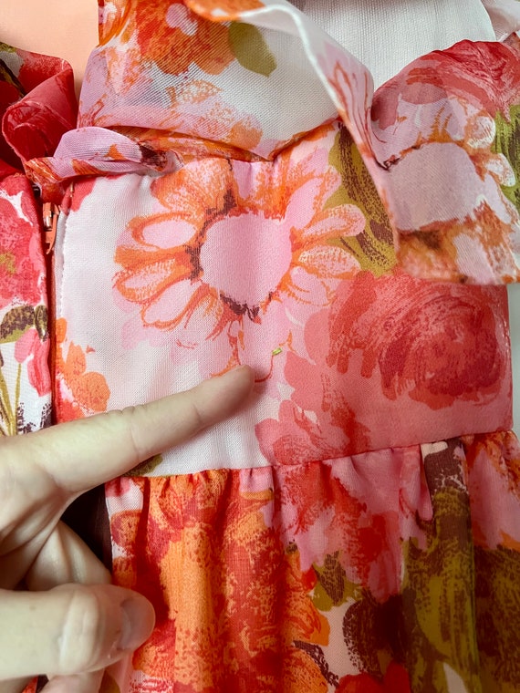 Young Dimensions Saks Fifth Avenue Bold Floral Print … Gem