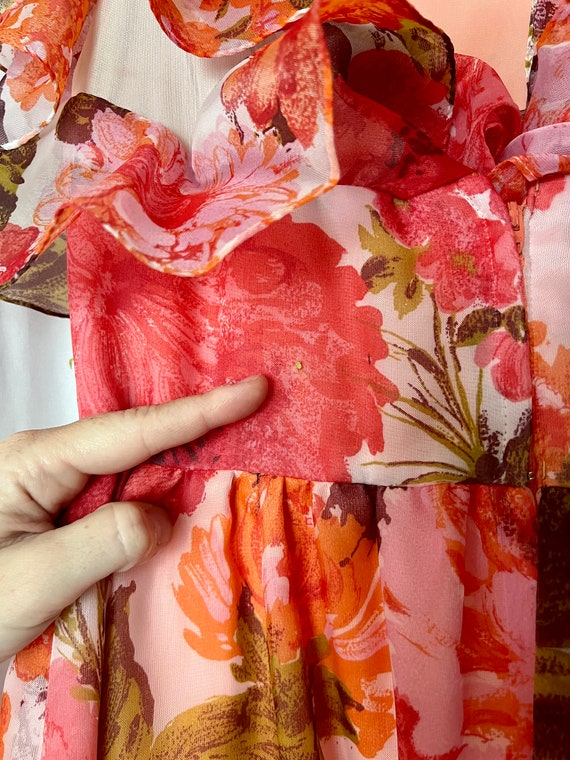 Young Dimensions Saks Fifth Avenue Bold Floral Print … Gem