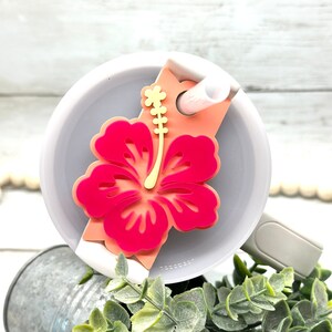 Hibiscus Flower Tumbler Name Tag: Tropical Acrylic Topper