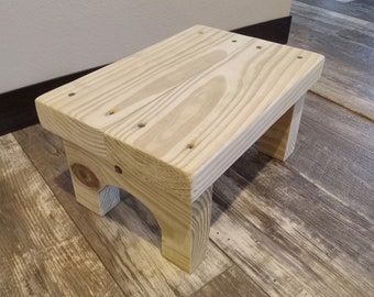 Big-Foot Wooden Step-Stool