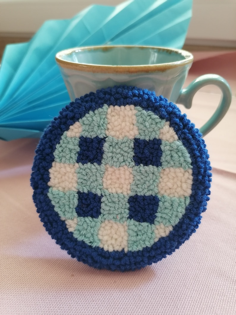 Blue plaid mug rug