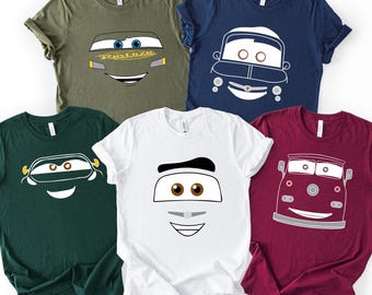 ディズニー カーズの顔の輪郭が描かれたファミリーお揃いシャツ、ディズニーバケーション、ディズニー カーズシャツ、カーズシャツ、ディズニーバースデークルー、カーズグループシャツ