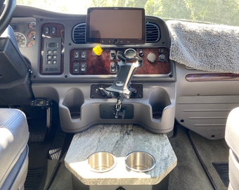 RAM and AMPS mounting plate for tablet / phone for M2 Freightliner
