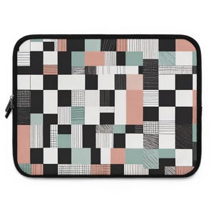 Bee Laptop Sleeve: Neoprene Tech Accessory (7" - 17")