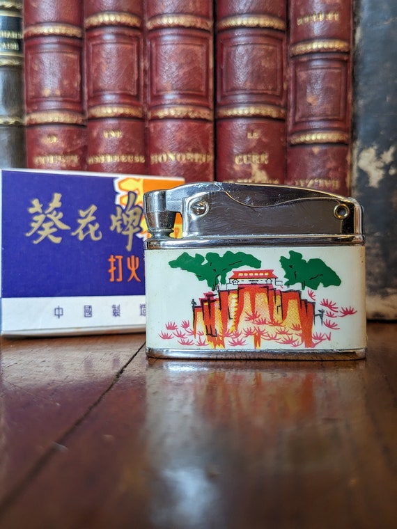 Sunflower petrol lighter china 1960s