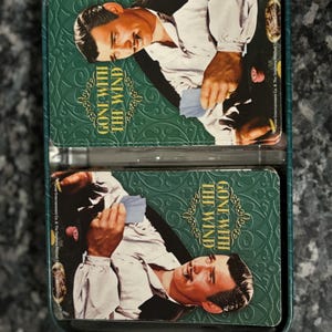 E o vento levou jogando cartas
