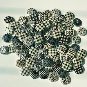 50-100 pcs Whole Sale Black and white Mix Buttons, Bulk Wooden Buttons. 0.6 inch sizes. Vintage Buttons, Sewing, Notions, Classic Button