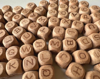 Perles carrées alphabet en bois de A à Z. Vente en gros de perles de bois. Bijoux à faire soi-même. Perles de lettres en bois de hêtre.