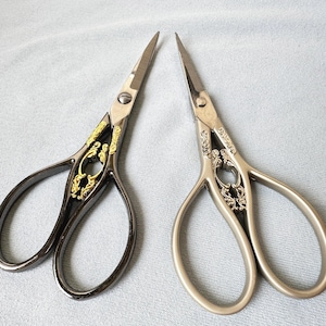 Retro Ripple Handle Decorative Embroidery Scissors in 6 colors. Vintage Scissors, Sewing Scissors.Thread Scissors.