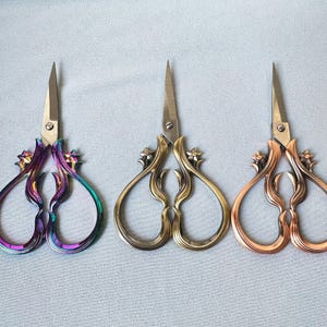 Mini embroidery scissors, 3 colors available. Small vintage scissors, durable small sewing scissors.flower scissors.