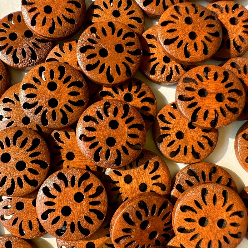 50-100 pcs Whole Sale Chrysanthemum Buttons, 3 Size Available. Bulk Wooden Buttons. 0.75, 1 inch sizes. Vintage Buttons, Classic Buttons image 2