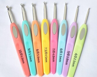8-Piece Ergonomic Soft Grip Crochet Hooks Set - Comfort Grips, Knitting Needles
