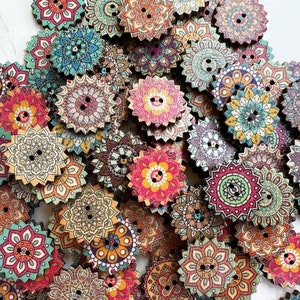50-100 pcs Whole Sale Mix of Colorful Buttons, Bulk Wooden Buttons. 0.75, 1 inch sizes.  Sewing, Notions, Painted Buttons, Vintage-style