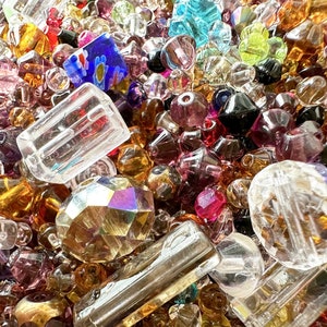 500-1000 pcs Mélange de cristaux assortis. 2mm-12mm Jesse James Perles de cristal de verre mélangées Lot choisi au hasard Taille mixte, image 2