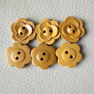 50 pcs Whole Sale Carved Flower Wood Buttons, Bulk Wooden Buttons. Multiple sizes and color. Classic Buttons. Sewing.Vintage Buttons image 4